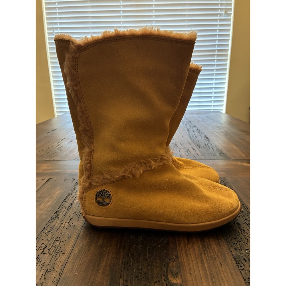 Timberland Womens Mukluk Fur Lined Pull-On Winter Boot, Tan Suede, Size 7 M